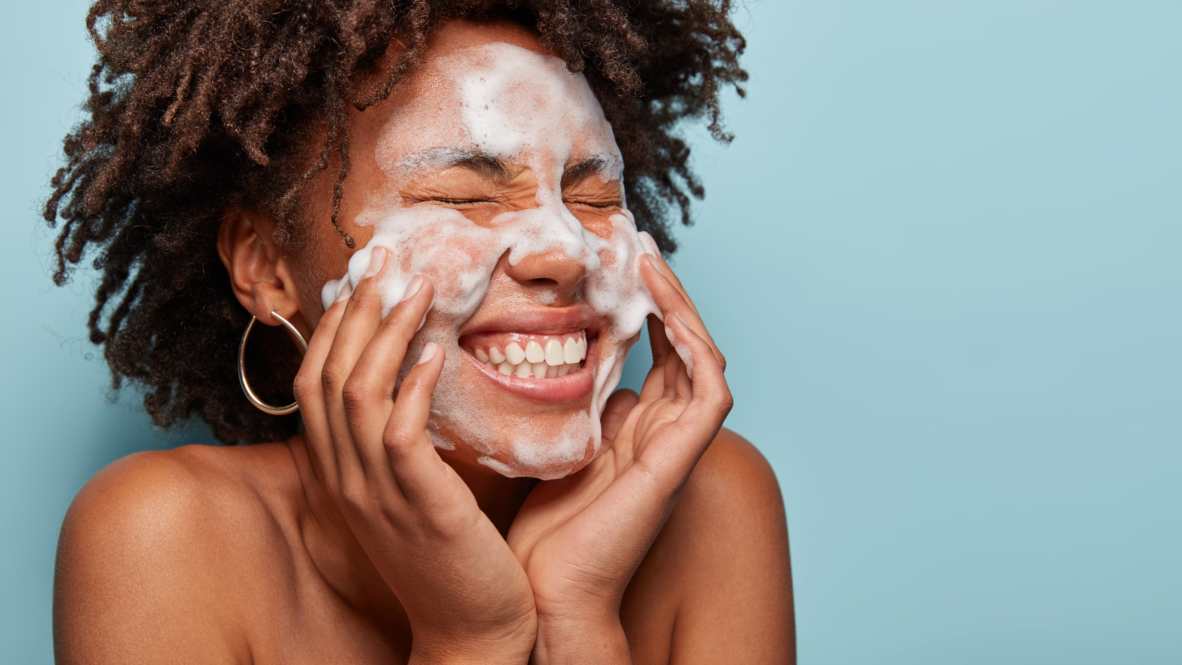 VITAMIN RICH FOAM CLEANSER - AGE DEFYING
